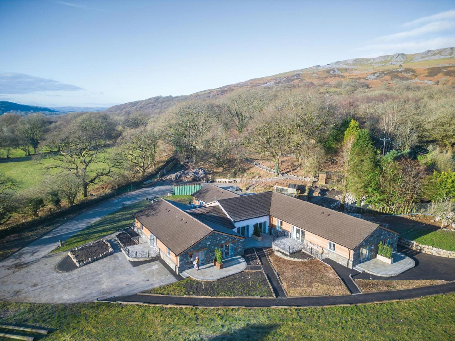 Suite 1 - Sleeping Giant Hotel - Pen Y Cae Inn Brecon Exterior photo